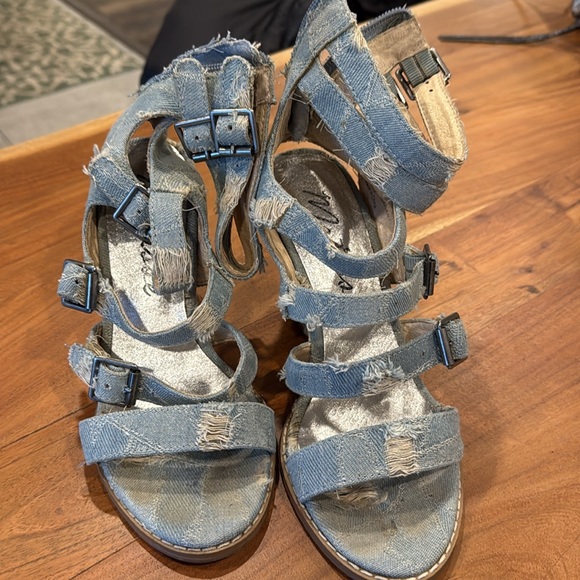 Matisse Denim Wedge Sandals - Picture 7 of 7